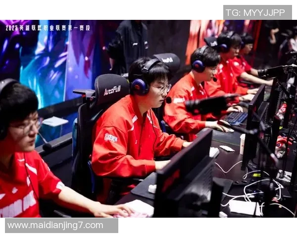 深入分析WE与TES赛后复盘的节奏变化与战术调整